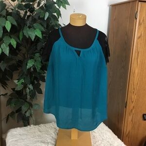 Torrid Size 00 Georgette semi sheer teal blouse with black lace sleeves